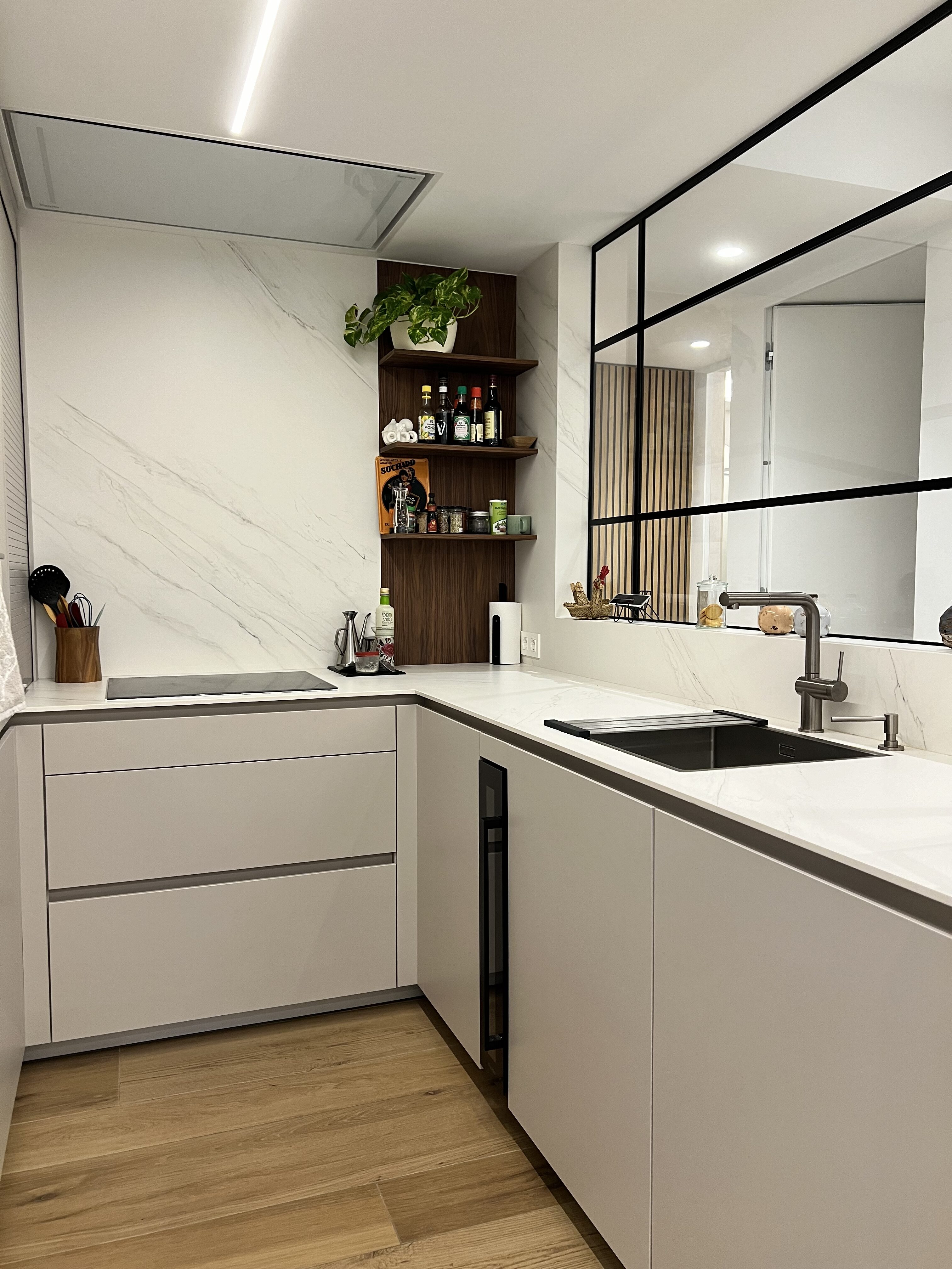 Reforma integral y decoración en vivienda en Gros, Donostia
