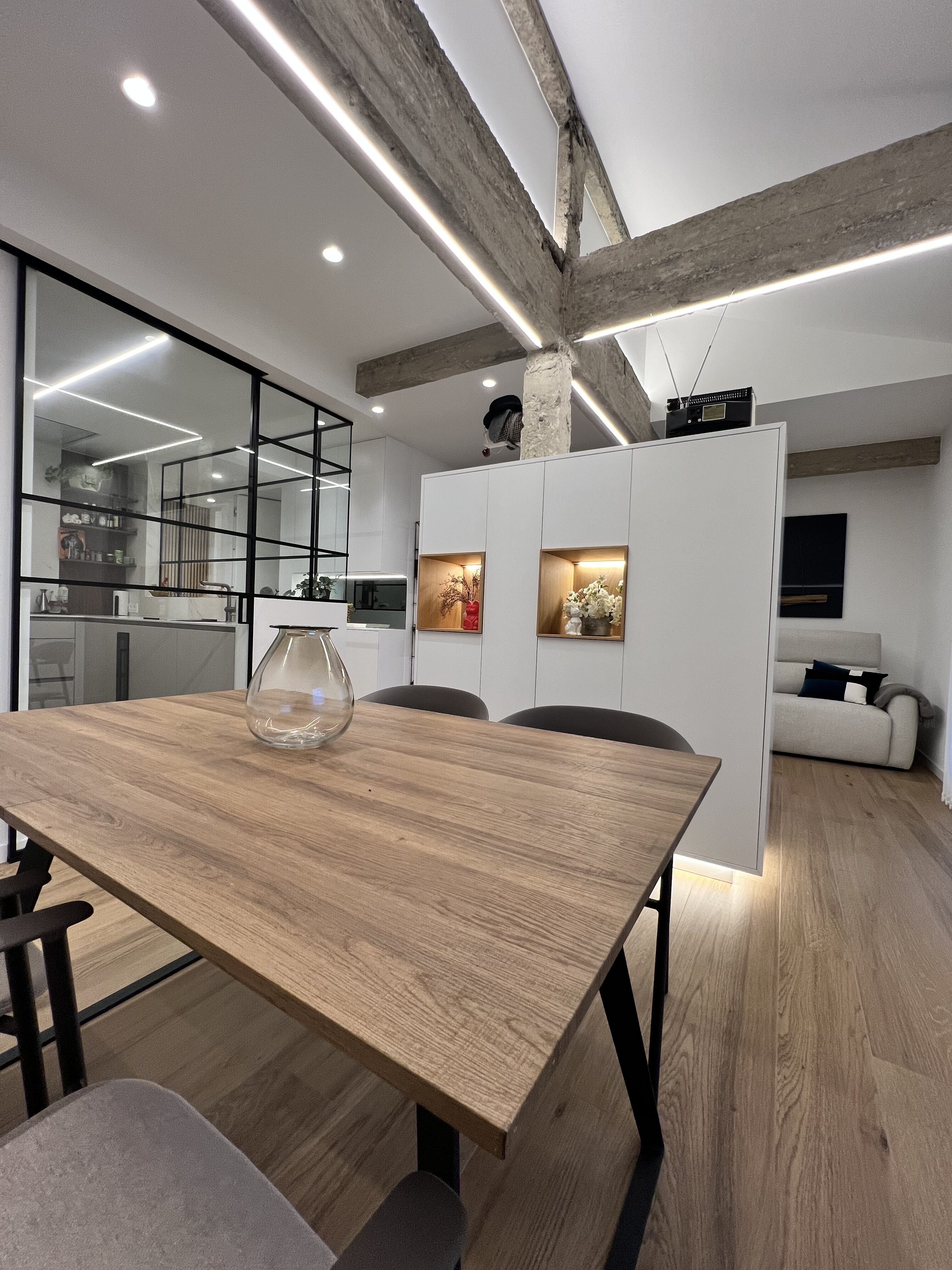 Reforma integral y decoración en vivienda en Gros, Donostia