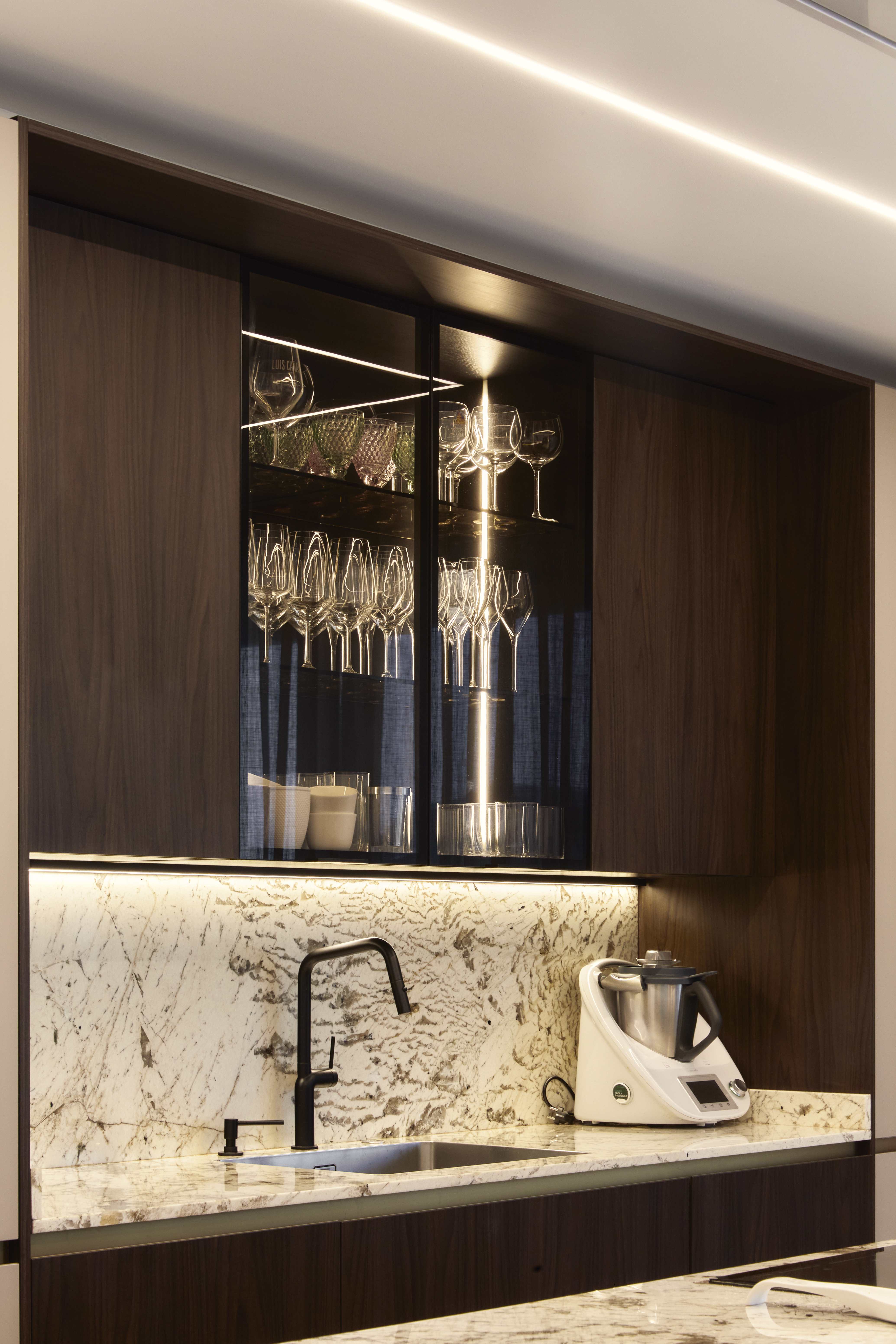 Reforma integral y decoración de vivienda con jardín en Donostia