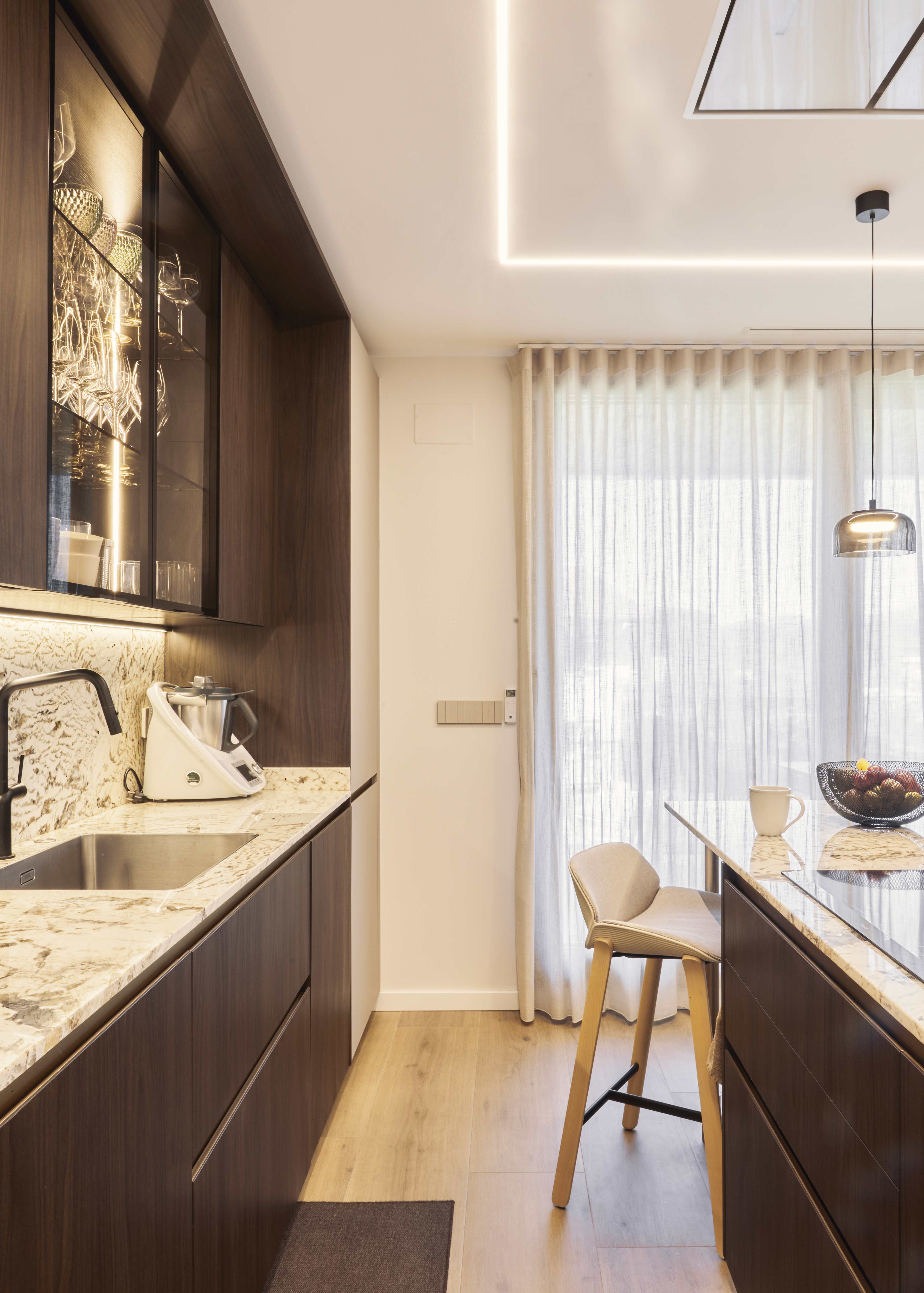 Reforma integral y decoración de vivienda con jardín en Donostia