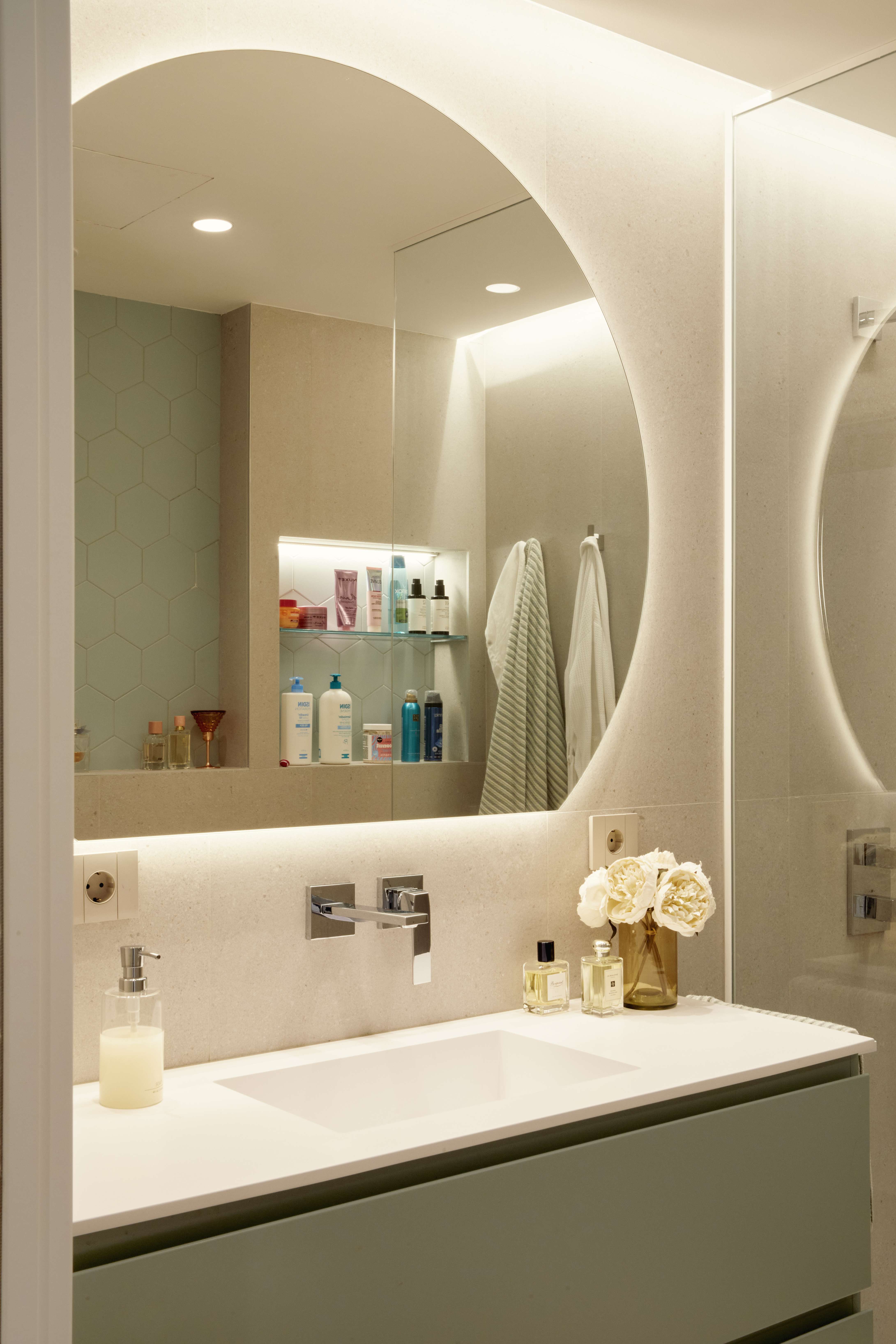 Reforma integral y decoración de vivienda con jardín en Donostia