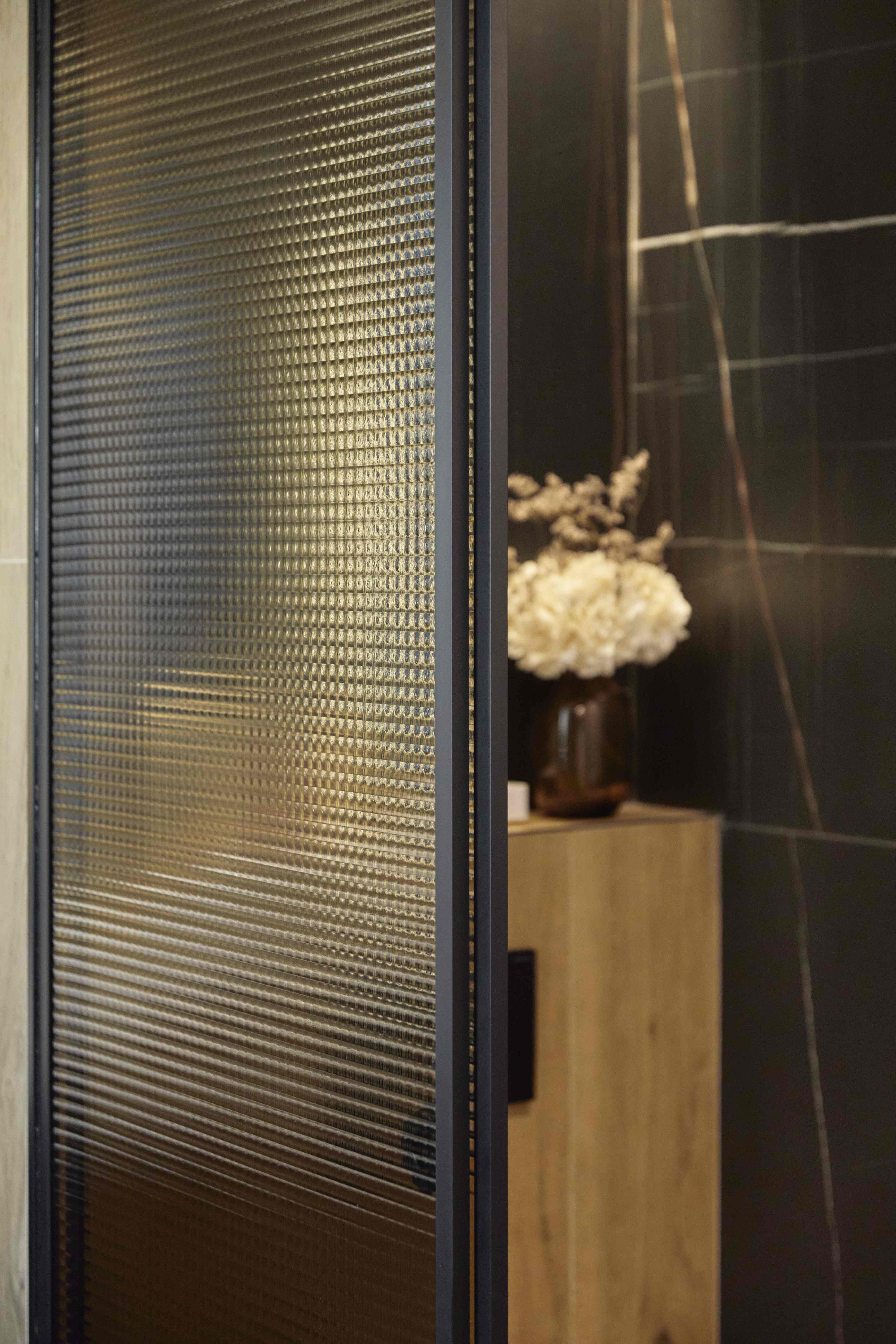 Reforma integral y decoración de vivienda con jardín en Donostia